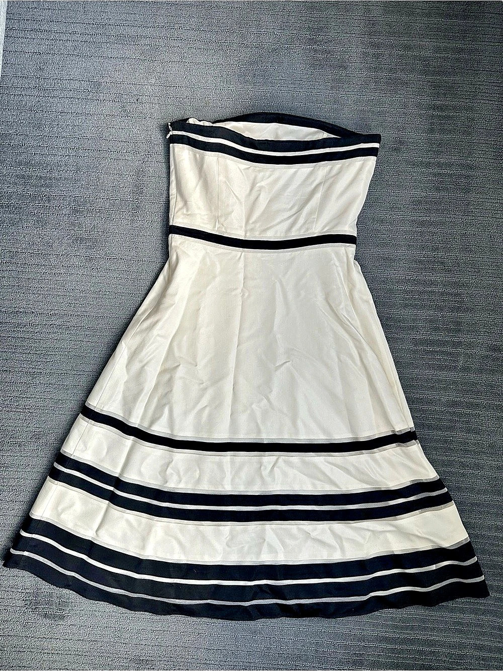 ANN TAYLOR Striped Mini Dress in White & Black Size 0
